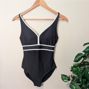Nip Tuck Swim One-Piece Swimsuit – Black Textured with White Trim – US Size 6